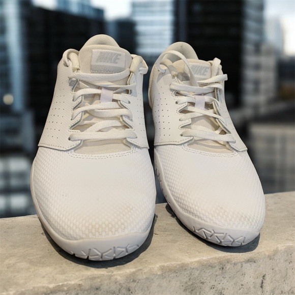Women’s Nike Cheer Sideline IV White Shoes - Picture 5 of 13